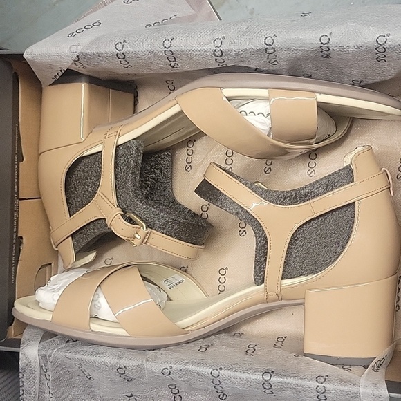 Ecco Tan Leather Sandal 2.25” Block Heel Ankle Strap 41 US 10-10.5 New w/ box - Picture 1 of 11